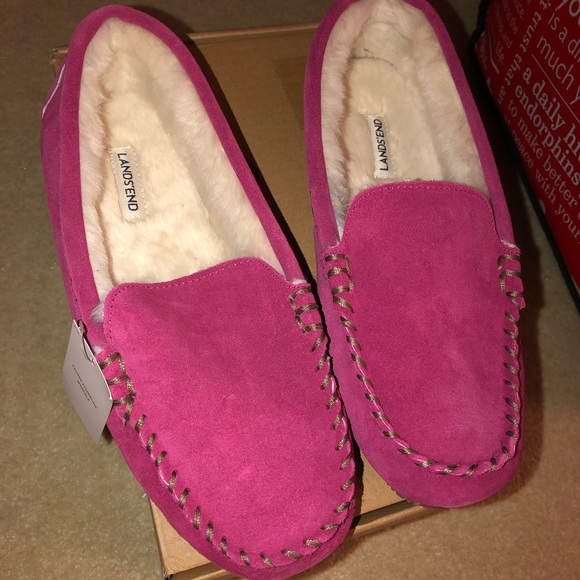 Moc Slippers - Picture 3 of 4